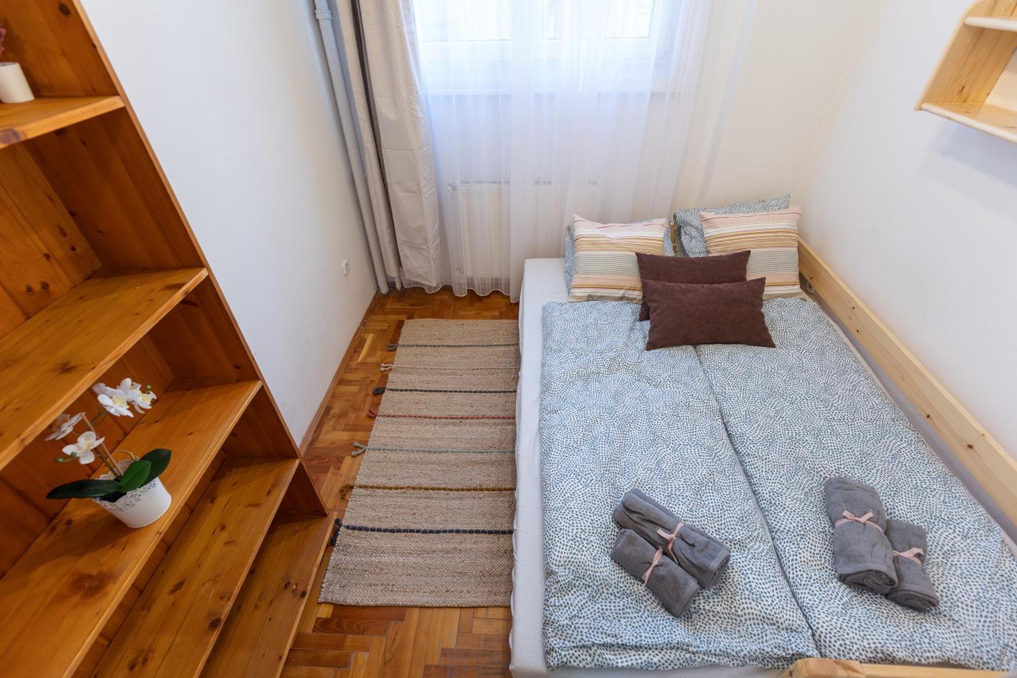 Bright & Spacious Riverside Apartment With Balcony Budapest Bagian luar foto