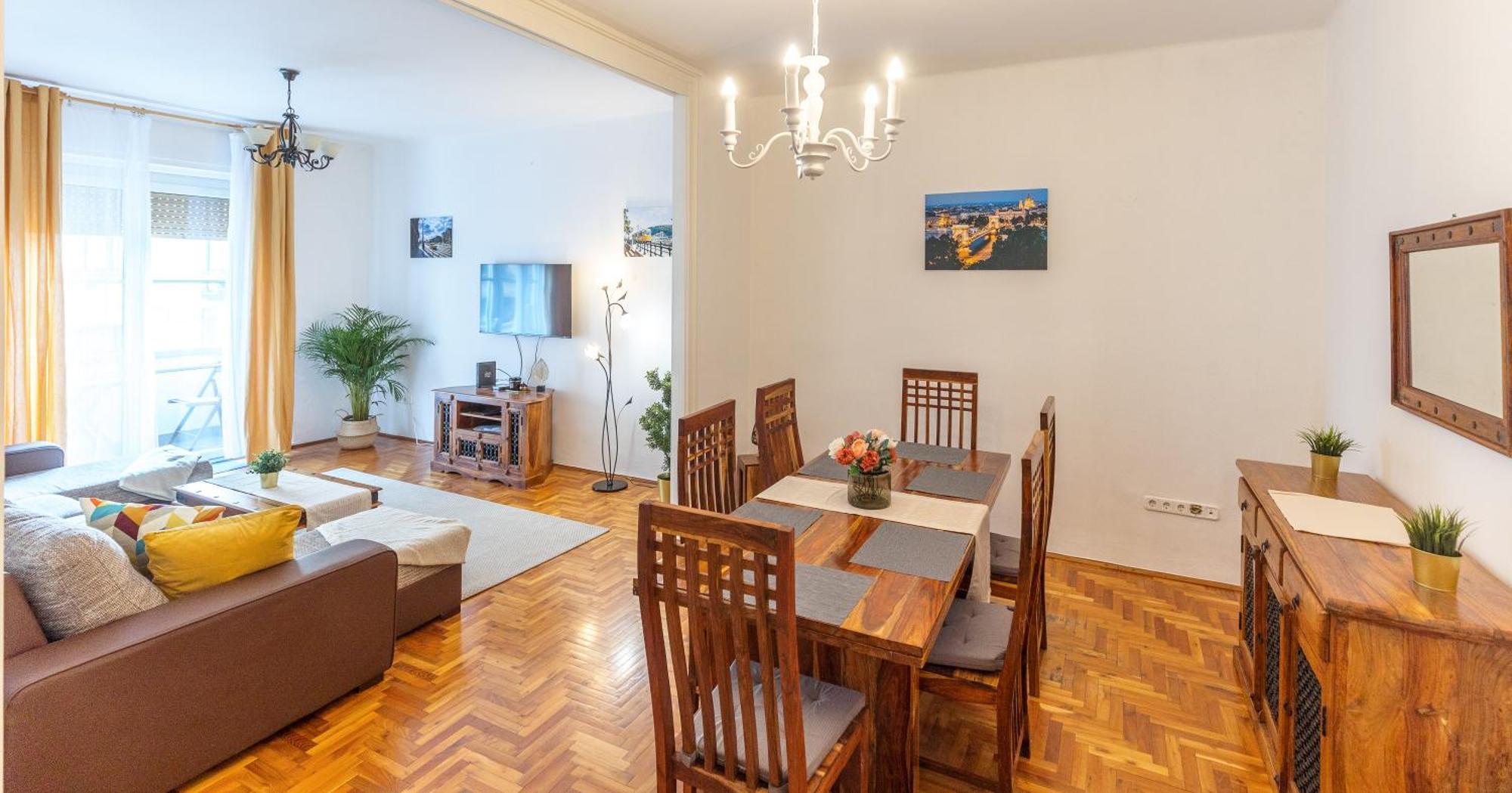 Bright & Spacious Riverside Apartment With Balcony Budapest Bagian luar foto