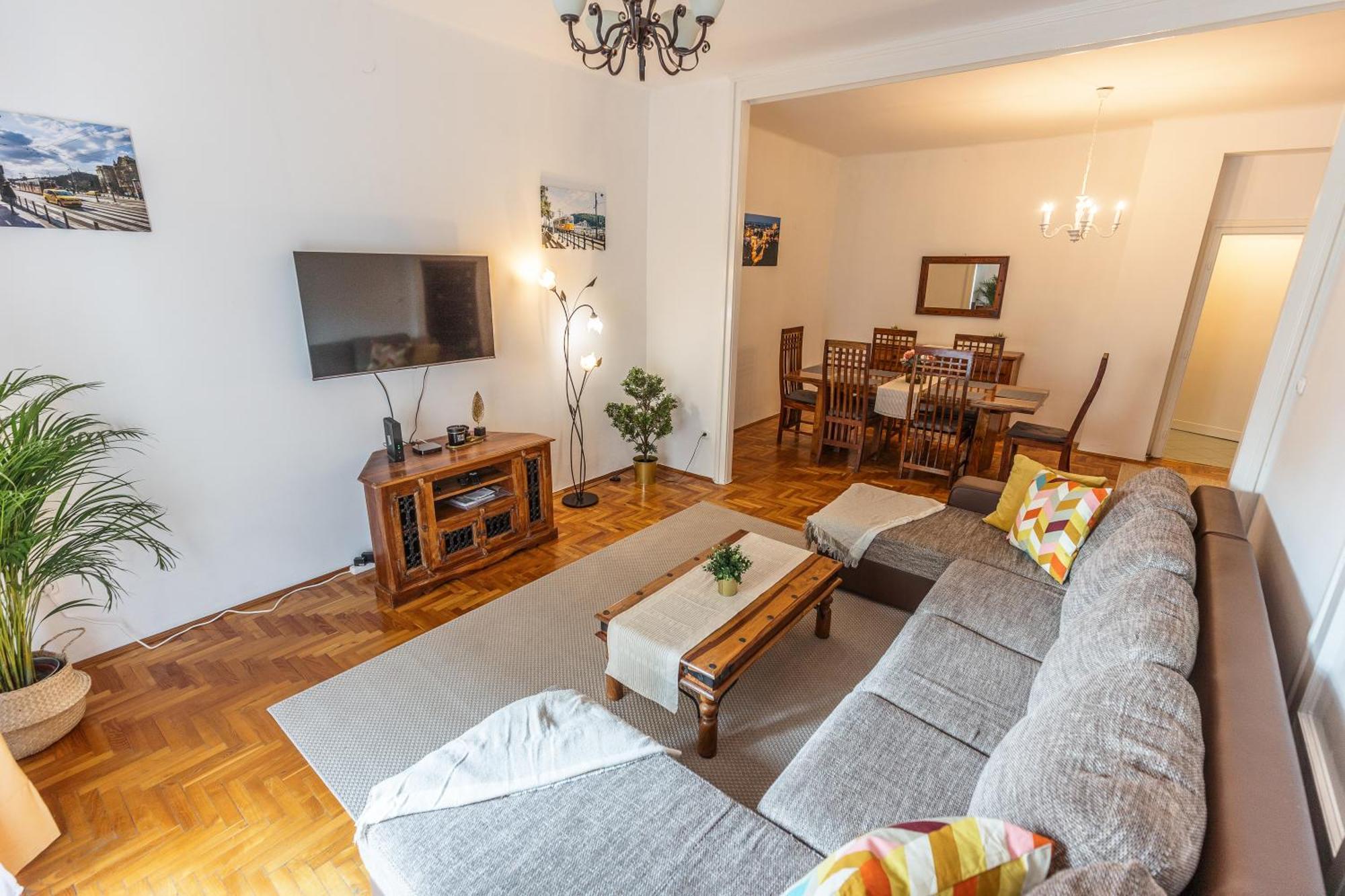 Bright & Spacious Riverside Apartment With Balcony Budapest Bagian luar foto
